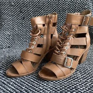 Steve Madden tan block heel zip up booties